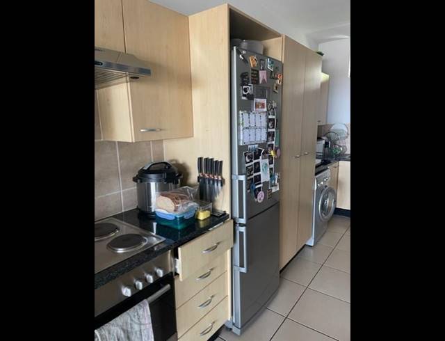 2 BEDROOM APARTMENT FOR SALE IN BRYANSTON